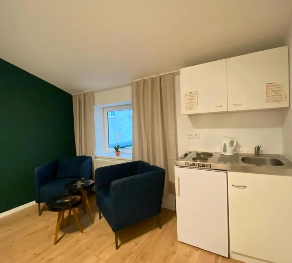 8 Fully Equipped Studio Apt W Terrace Margareten Bécs
