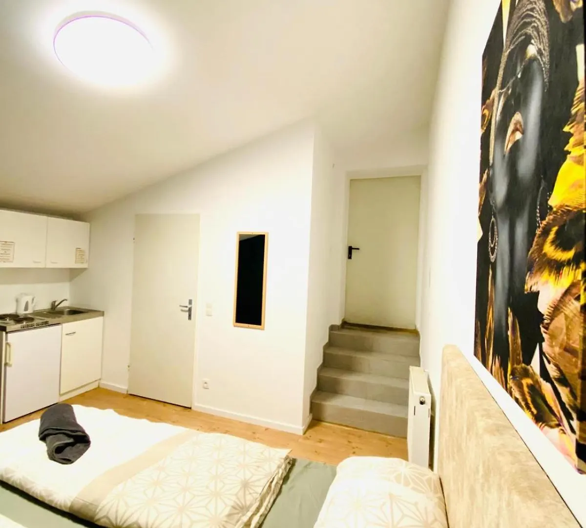 8 Fully Equipped Studio Apt W Terrace Margareten Bécs 0*,  Ausztria