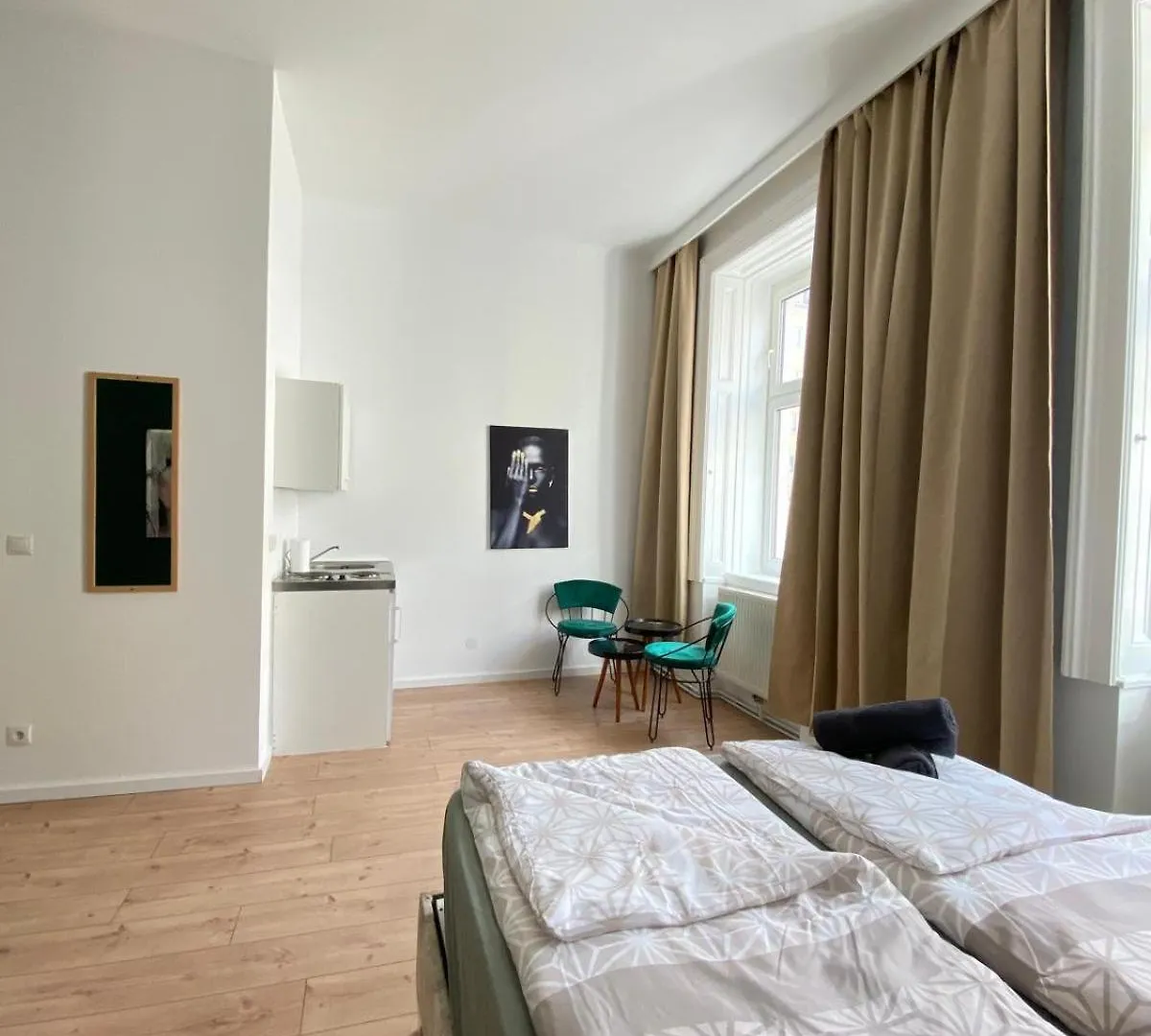 8 Fully Equipped Studio Apt W Terrace Margareten Bécs