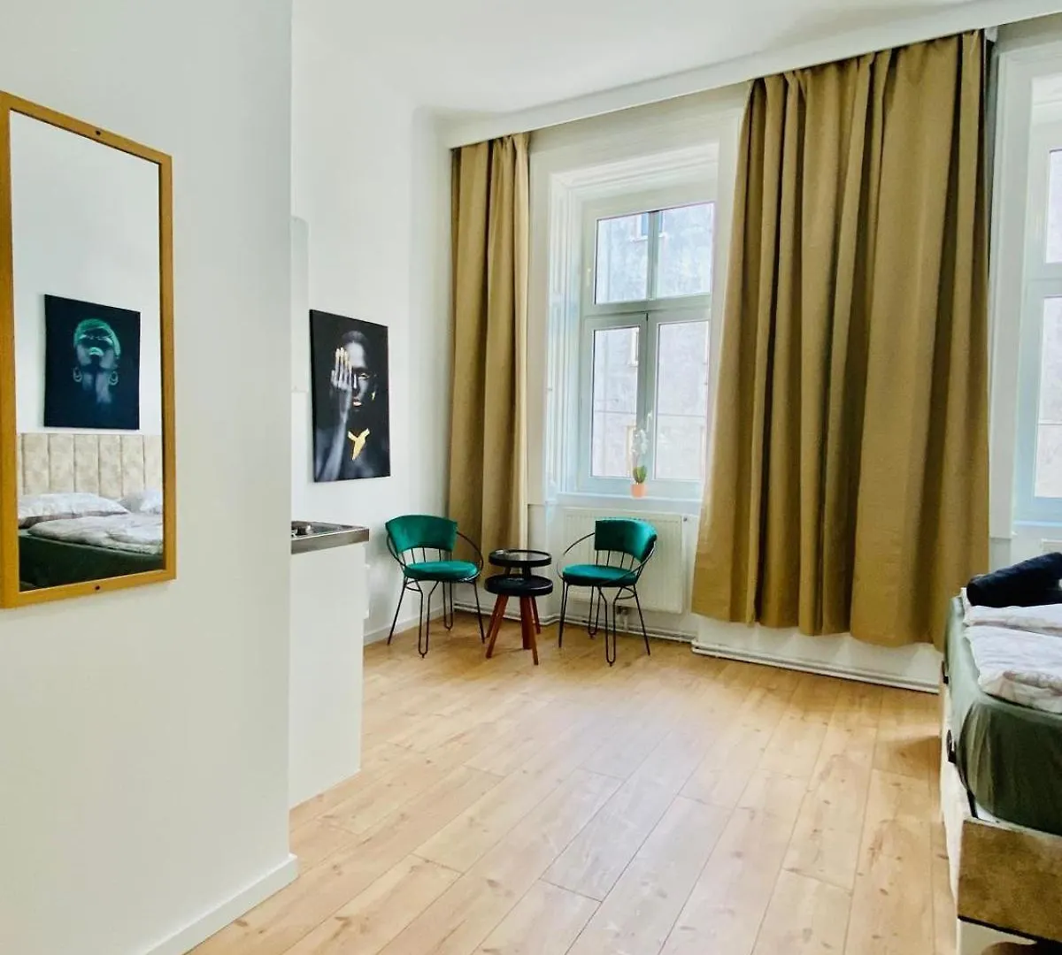 Apartman 8 Fully Equipped Studio Apt W Terrace Margareten Bécs