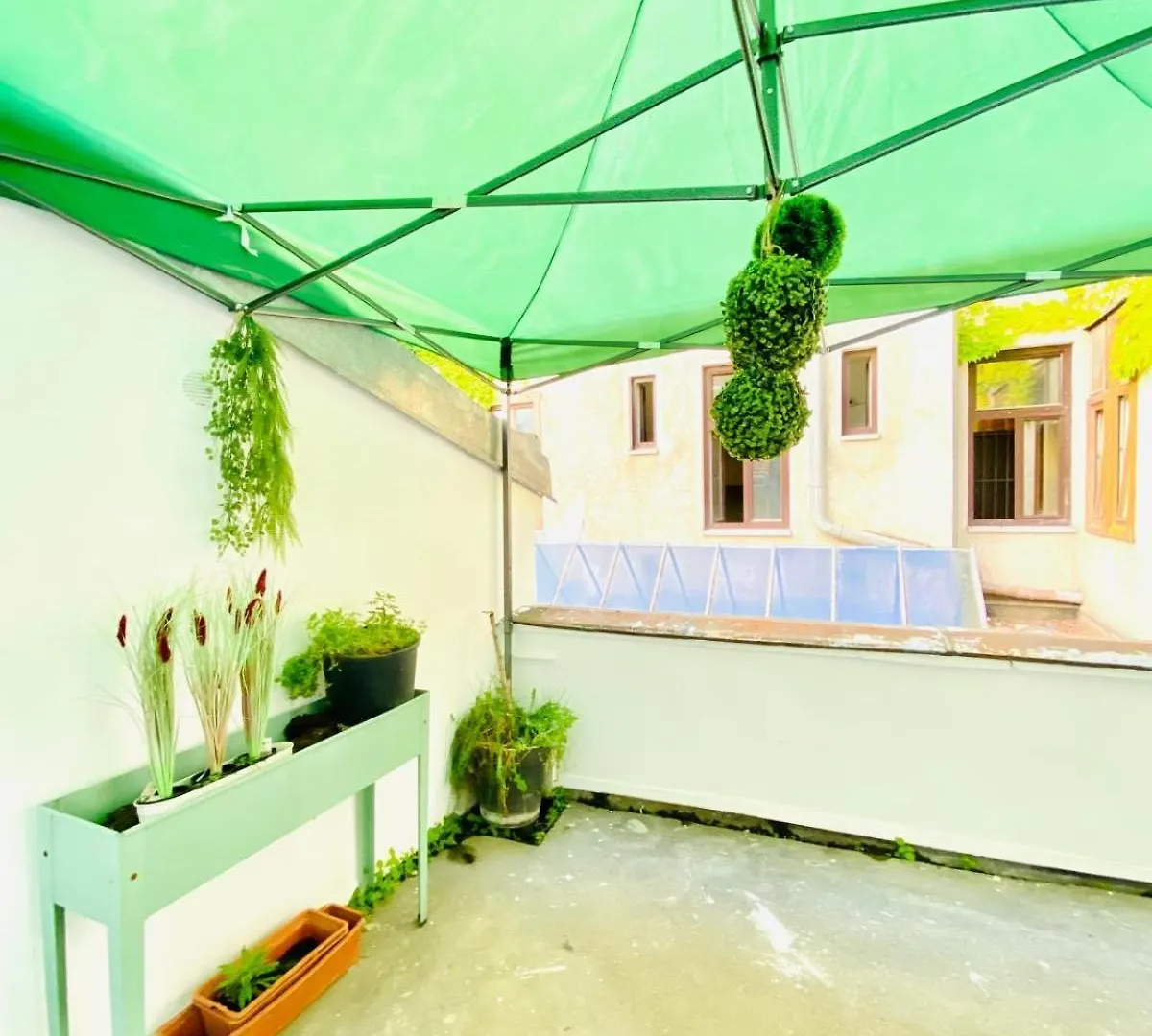 8 Fully Equipped Studio Apt W Terrace Margareten Βιέννη