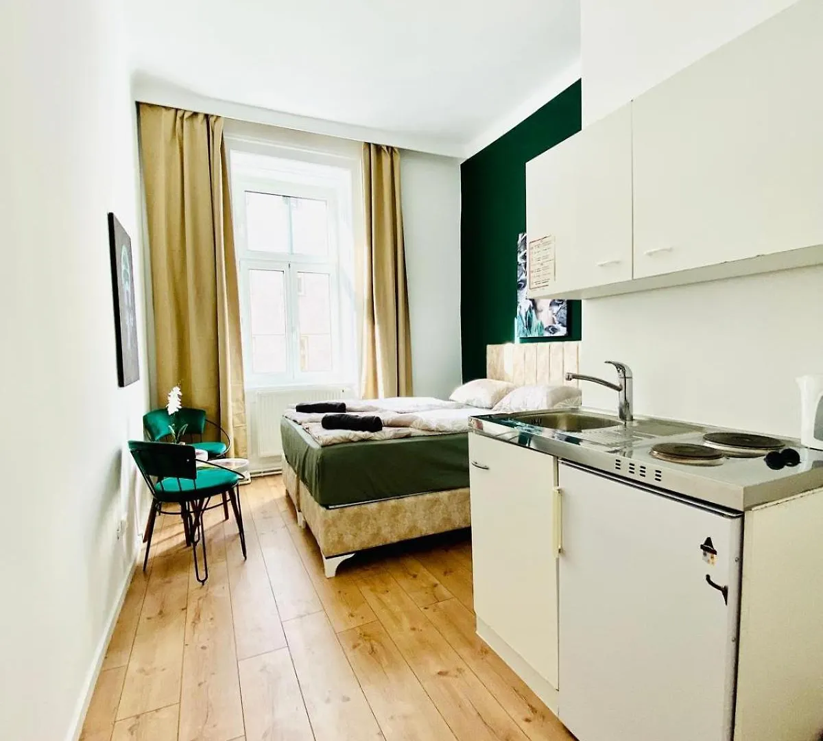 8 Fully Equipped Studio Apt W Terrace Margareten Βιέννη 0*,  Αυστρία