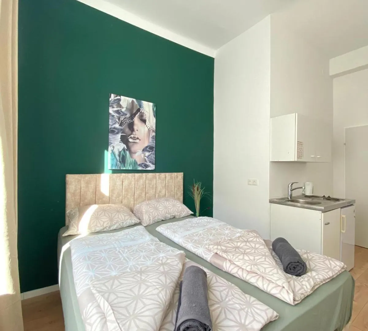 8 Fully Equipped Studio Apt W Terrace Margareten Βιέννη