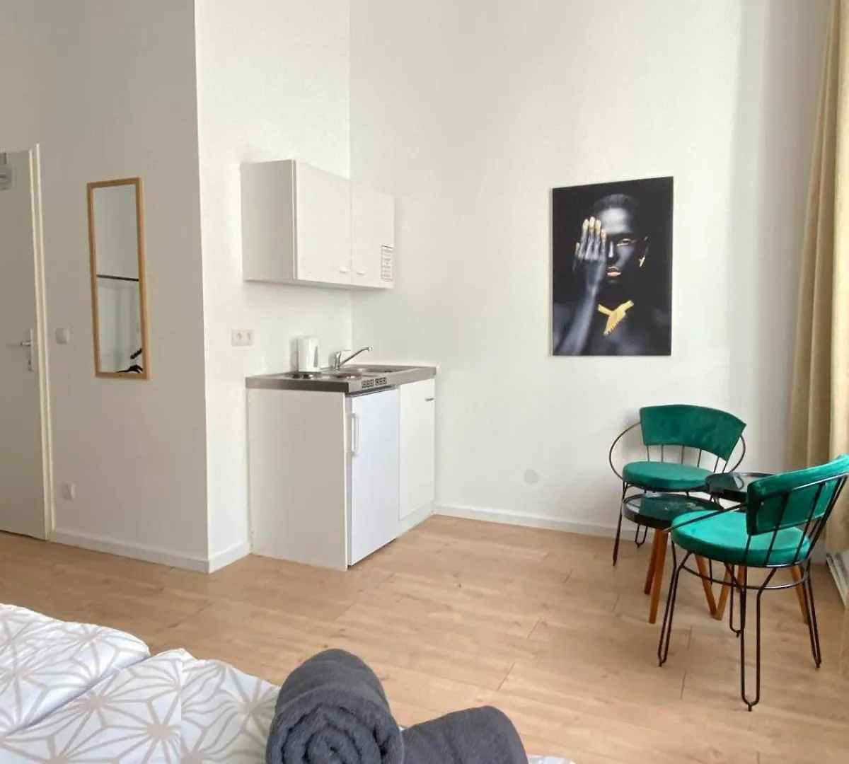 8 Fully Equipped Studio Apt W Terrace Margareten Βιέννη 0*,  Αυστρία