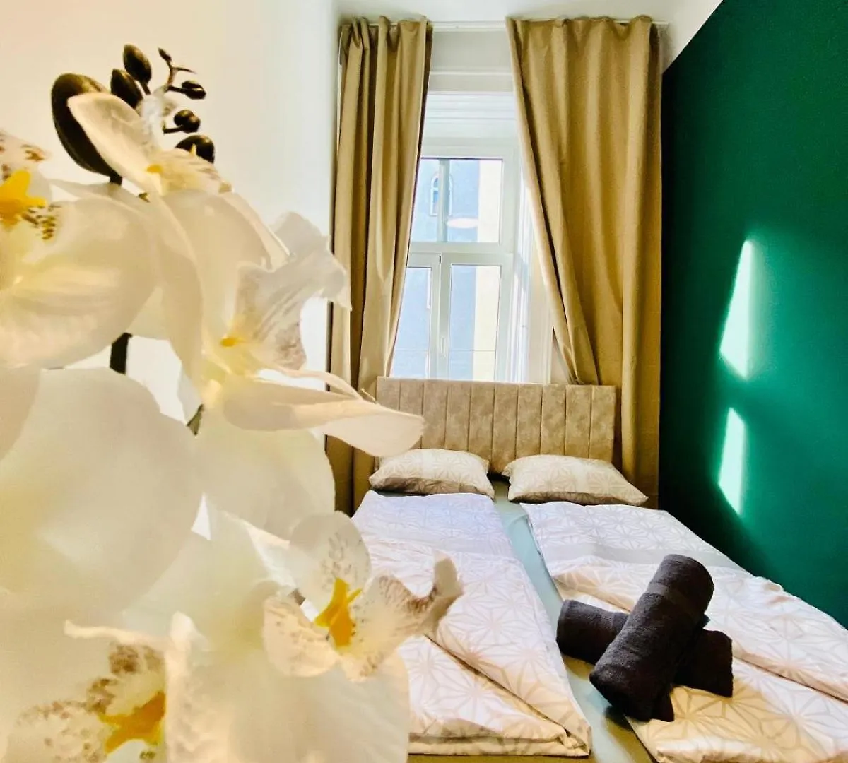 8 Fully Equipped Studio Apt W Terrace Margareten Βιέννη