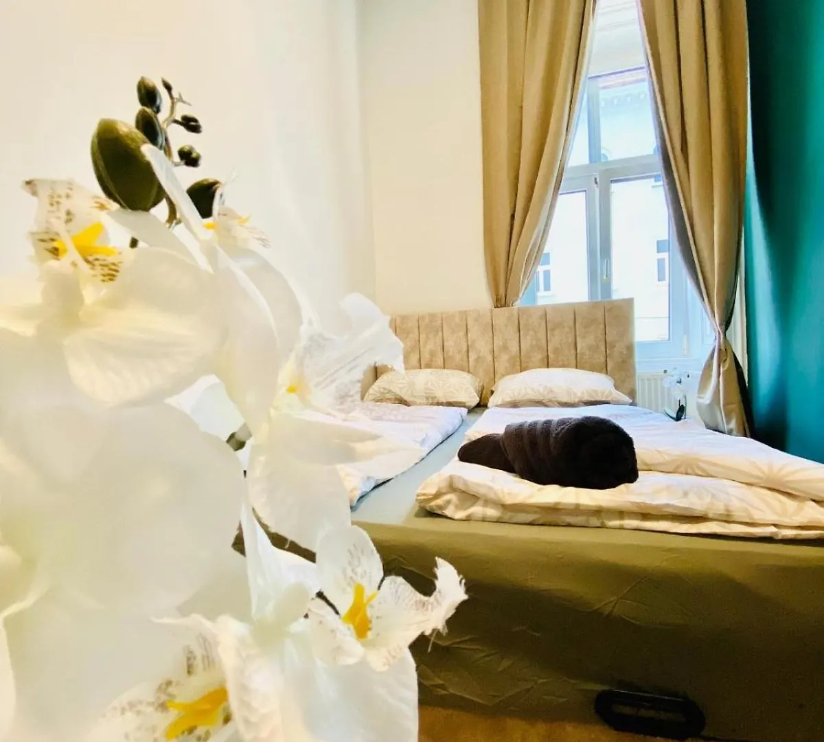 8 Fully Equipped Studio Apt W Terrace Margareten Βιέννη