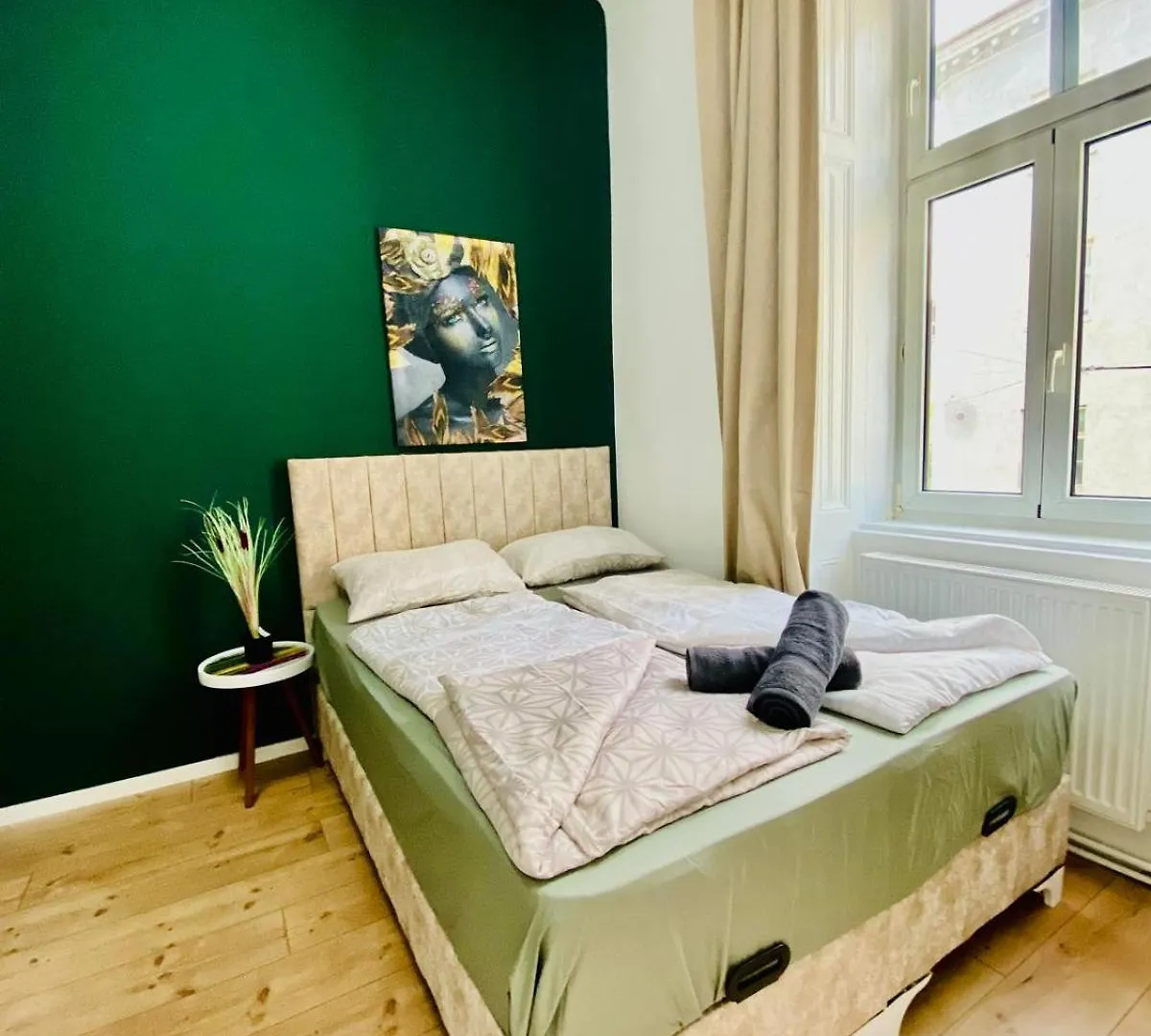 8 Fully Equipped Studio Apt W Terrace Margareten location